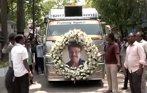 நடிகர் சரத்பாபுவின் உடல் தகனம்