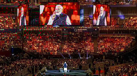 சிட்னி மேடையில் பிரதமர் மோடி