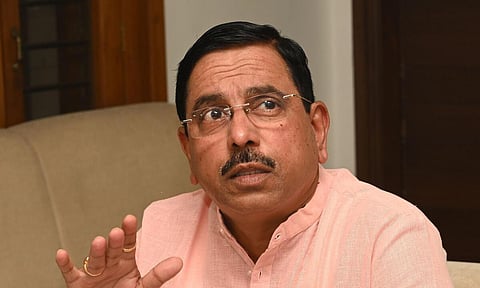 நாடாளுமன்ற விவகாரங்கள் துறை அமைச்சர் பிரஹலாத் ஜோஷி