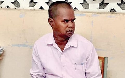 கைதான உதவி மின் பொறியாளர் அஜித் பிரசாத்.