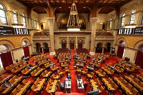 தீபாவளி, சீனாவின் புத்தாண்டு கொண்டாட்டங்களுக்கு விடுமுறை: நியூயார்க் மாகாண பேரவையில் மசோதா நிறைவேற்ற திட்டம்