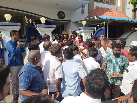 செந்தில்பாலாஜியின் தம்பி, ஒப்பந்ததாரர்கள் வீடு, அலுவலகம் உட்பட 40 இடங்களில் வருமான வரி சோதனை - முழு விவரம்