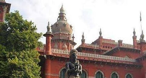 மாறுதல் கட்டணம் வசூலிப்பதற்கான குடியிருப்பு சங்க விதியை பதிவாளர் ரத்து செய்தது சரிதான்: சென்னை ஐகோர்ட் தீர்ப்பு