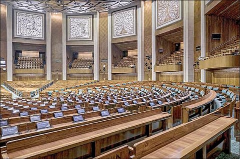 அதிநவீன வசதிகளுடன் கட்டப்பட்ட புதிய நாடாளுமன்ற கட்டிடத்தை இன்று திறக்கிறார் பிரதமர்