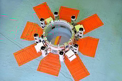 ஜிஎஸ்எல்வி-எஃப்12 ராக்கெட் மூலம் நாளை விண்ணில் பாய்கிறது என்விஎஸ்-01 செயற்கைக்கோள்