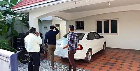 வருமான வரித்துறை சோதனை