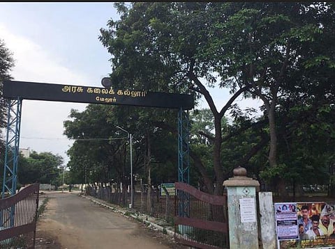 கல்லூரிகளில் முக்கிய இளங்கலை படிப்புகளில் சேர குவியும் மாணவர்கள் - சிக்கல் என்ன?