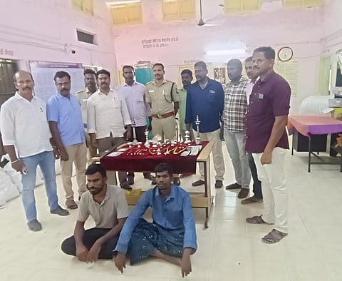 தமிழகம் முழுவதும் பல்வேறு திருட்டில் ஈடுபட்ட 2 திருடர்கள் கைது - 24 பவுன் நகைகள் மீட்பு