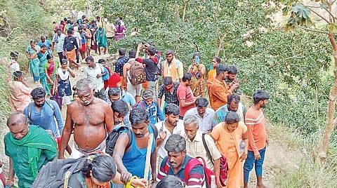 கடந்த ஆண்டு ஆடி அமாவாசையின்போது சதுரகிரி மலைப் பாதையில் ஏற்பட்ட கூட்ட நெரிசல். (கோப்பு படம்)