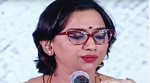 இறை கீதங்கள்: மீட்பர் இருக்கையிலே என்ன குறை?