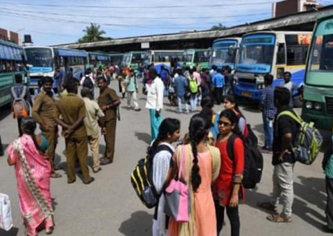 கோடை விடுமுறை நிறைவு: 1,300 சிறப்பு பேருந்துகள் இயக்கம்
