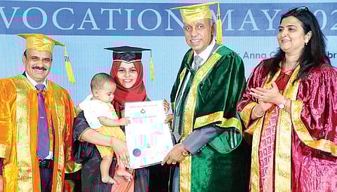 வானவில் பெண்கள்: ஆசீர்வதிக்கப்பட்ட தருணம்