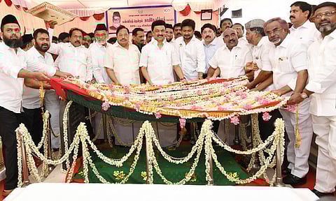 காயிதே மில்லத்தின் 128வது பிறந்தநாள்: நினைவிடத்தில் முதல்வர் ஸ்டாலின் மரியாதை