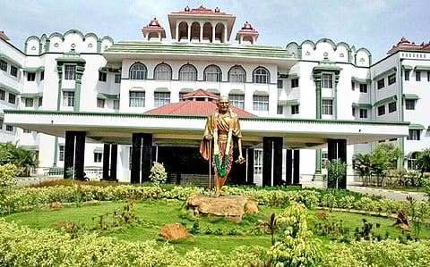 கரூரில் மாயமான 16 வயது மாணவி சடலமாக மீட்பு: மறு பிரேத பரிசோதனைக்கு ஐகோர்ட் உத்தரவு