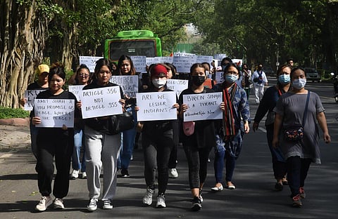 மணிப்பூர் வன்முறை - அமித் ஷா வீட்டின் முன்பாக குகி இனத்தவர் ஆர்ப்பாட்டம்