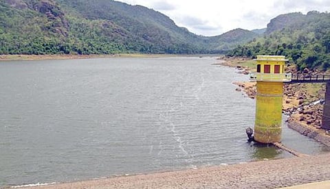 முக்கடல் அணையை தூர் வாருவதில் தொடரும் அலட்சியம் - 5 அடிக்கு மண்டிக் கிடக்கும் சகதி