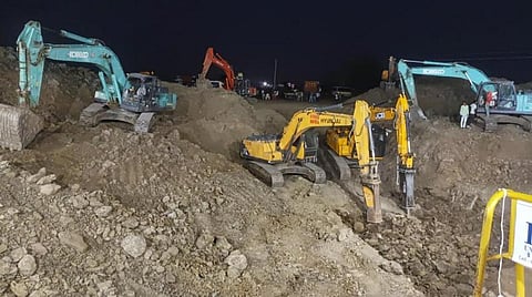 மத்தியப் பிரதேசம் | ஆழ்துளை கிணற்றில் இருந்து மீட்கப்பட்ட குழந்தை உயிரிழப்பு