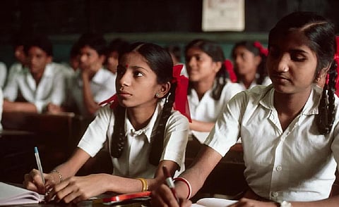 1 லட்சம் மாணவிகள் மீண்டும் பள்ளியில் சேர்ப்பு