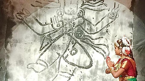 கால்களால் வரையப்பட்ட நடராஜர்!