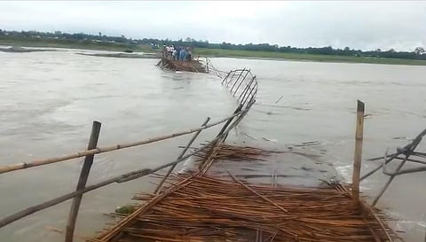 அசாம் மாநிலத்தில் கனமழை வெள்ளத்தில் மூழ்கிய 11 மாவட்டங்கள்: 34,000-க்கும் மேற்பட்டோர் பாதிப்பு