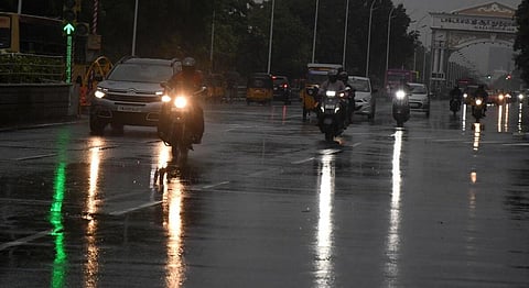 தமிழகத்தில் அடுத்த 4 நாட்களுக்கு பரவலாக மழை வாய்ப்பு: சென்னை வானிலை ஆய்வு மையம் தகவல்