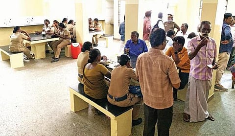 விழுப்புரம் மாவட்ட காவல் அலுவலகத்தில் இயங்கி வரும் போலீஸ் கேண்டீன்