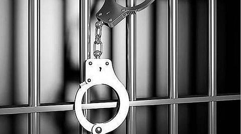 திமுக கவுன்சிலர் காரில் கடத்தல் - விசிக பிரமுகர்கள் 4 பேர் கைது