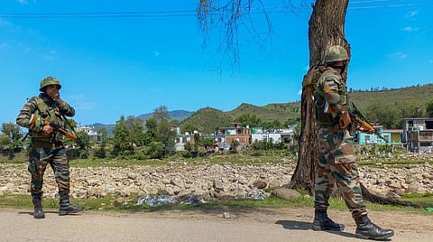 ஜம்மு-காஷ்மீரில் 4 தீவிரவாதிகள் சுட்டுக் கொலை