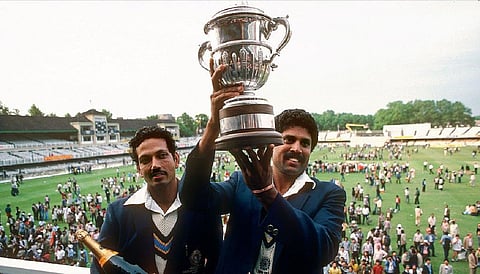 உலகக் கோப்பையுடன் கபில்தேவ்