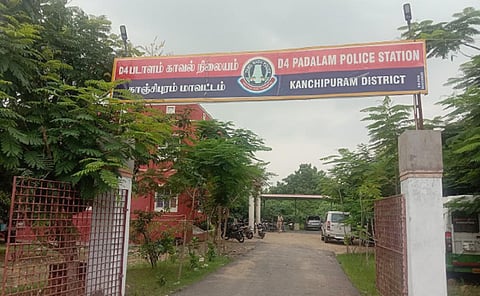 செங்கல்பட்டு அருகே பாஜக பிரமுகர் வீட்டில் பெட்ரோல் குண்டு வீச்சு