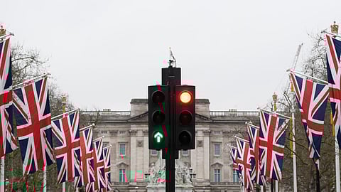 ஆபாச படங்கள் ஆபத்து | சிறார் பாதுகாப்புக்காக ஆன்லைன் சட்ட மசோதாவை கடுமையாக்கும் பிரிட்டன்