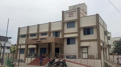 தமிழகத்தில் 36 மாவட்ட பதிவாளர்கள் பணியிட மாற்றம்