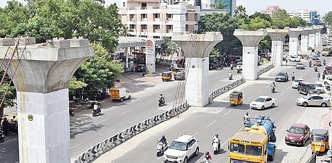 மெட்ரோ ரயில் பாதை அமைய உள்ள அவிநாசி சாலை. | படங்கள்: ஜெ.மனோகரன்