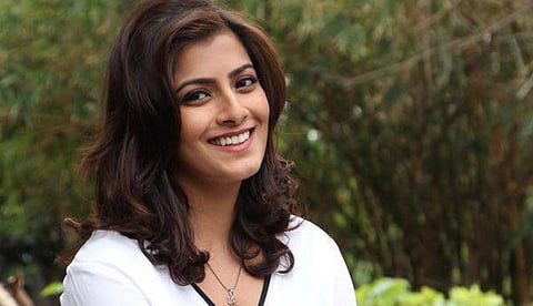 வரலட்சுமி நடிக்கும் வெப் தொடரை இயக்குகிறார் ஜான் மகேந்திரன்