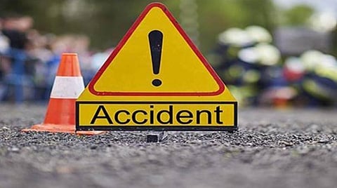 சென்னை | ஓட்டுநர் தூங்கியதால் சுவரில் கார் மோதி விபத்து: ஒருவர் உயிரிழப்பு, 5 பேர் படுகாயம்