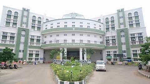 திருப்பூர் ஆட்சியர் அலுவலகத்தில் திருடுபோகும் வாகனங்கள்: மன உளைச்சலில் அலுவலர்கள், பொதுமக்கள்