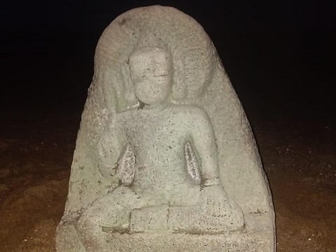 கொள்ளிட ஆற்றில் கருங்கல்லில் ஆன 200 கிலோ எடையுள்ள புத்தர் சிலை கண்டெடுப்பு
