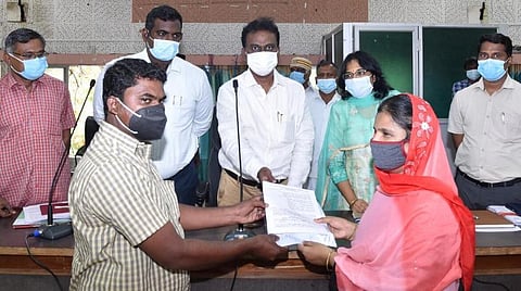 கருணாநிதி நூற்றாண்டு விழாவை முன்னிட்டு தமிழகத்தில் 100 சிறப்பு பட்டா முகாம்கள்