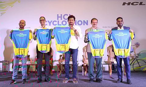 ஹெச்சிஎல் நிறுவனம் மற்றும் தமிழ்நாடு விளையாட்டு மேம்பாட்டு ஆணையம் இணைந்து சைக்கிளிங் போட்டியை  சென்னையில் நடத்த உள்ளது. இதுதொடர்பான அறிவிப்பு நிகழ்ச்சியில்  இளைஞர் நலன் மற்றும் விளையாட்டு மேம்பாட்டுத் துறை அமைச்சர் உதயநிதி ஸ்டாலின்  போட்டிக்கான சீருடடையை அறிமுகம் செய்தார்.