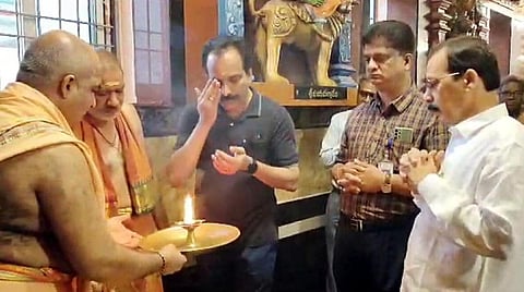 `சந்திரயான்-3' இன்று விண்ணில் பாய்கிறது: கோயிலில் இஸ்ரோ தலைவர் வழிபாடு