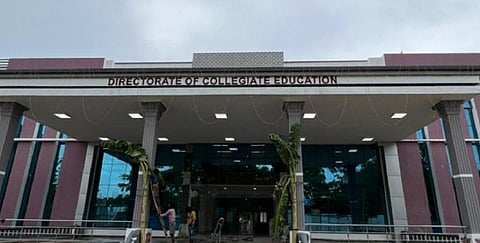 அரசுக் கல்லூரி கவுரவ விரிவுரையாளர்களுக்கு ஊதியம் வழங்க நிதி