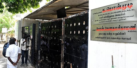 சென்னையில் உள்ள அமைச்சர் பொன்முடியின் வீட்டில் அமலாக்கத் துறையினர் சோதனையில் ஈடுபட்டு வருகின்றனர். | படம்: ஆர்.ரகு