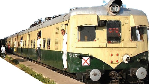 கும்மிடிப்பூண்டி மார்க்கத்தில் மின்சார ரயில்கள் தினமும் லேட்