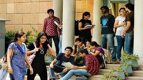 வெளிநாட்டில் பயில கல்வி உதவித்தொகை.. உடனே விண்ணப்பியுங்கள்