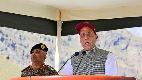 ராஜ்நாத் சிங் பேச்சுக்கு எதிர்ப்பு - தற்காப்புத் திறன் இருப்பதாக பாகிஸ்தான் அறிக்கை