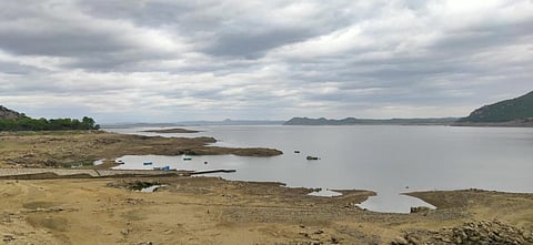 மேட்டூர் அணைக்கு நேற்று மாலை நீர்வரத்து 10,232 அடியாக அதிகரித்துள்ளதையடுத்து, அணையின் நீர்மட்டம் 64.80 அடியாக உள்ளது.