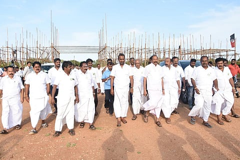 பழனிசாமி முதல்வராக எப்போது வருவார் என மக்கள் எதிர்பார்க்கிறார்கள் - எஸ்.பி.வேலுமணி பேச்சு