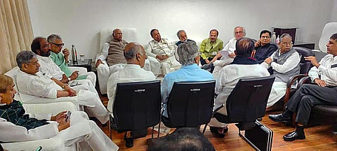 நிலைமையை ஆய்வு செய்ய இண்டியா கூட்டணி எம்.பி.க்கள் நாளை மணிப்பூர் பயணம்