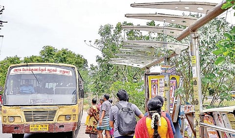 முருகனின் முதல் படை வீட்டில் மேற்கூரை இல்லாத பஸ் நிறுத்தம்: திருப்பரங்குன்றத்தில் புதிய பேருந்து நிலையம் அமையுமா?