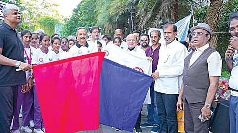 கால் இழப்பை தடுப்பதை வலியுறுத்தி, சென்னை சேத்துப்பட்டில் உள்ள சுற்றுச்சூழல் பூங்காவில் வாக்கத்தான் நடைபெற்றது. இதில், சென்னை  உயர் நீதிமன்ற நீதிபதி சி.சரவணன், சென்னை வாஸ்குலர் வெல்ஃபர் சொசைட்டி தலைவர் மருத்துவர் ராஜராஜன் வெங்கடேசன், திரைப்பட இயக்குநர் ஆர்.கே.செல்வமணி உள்ளிட்டோர் பங்கேற்றனர்.